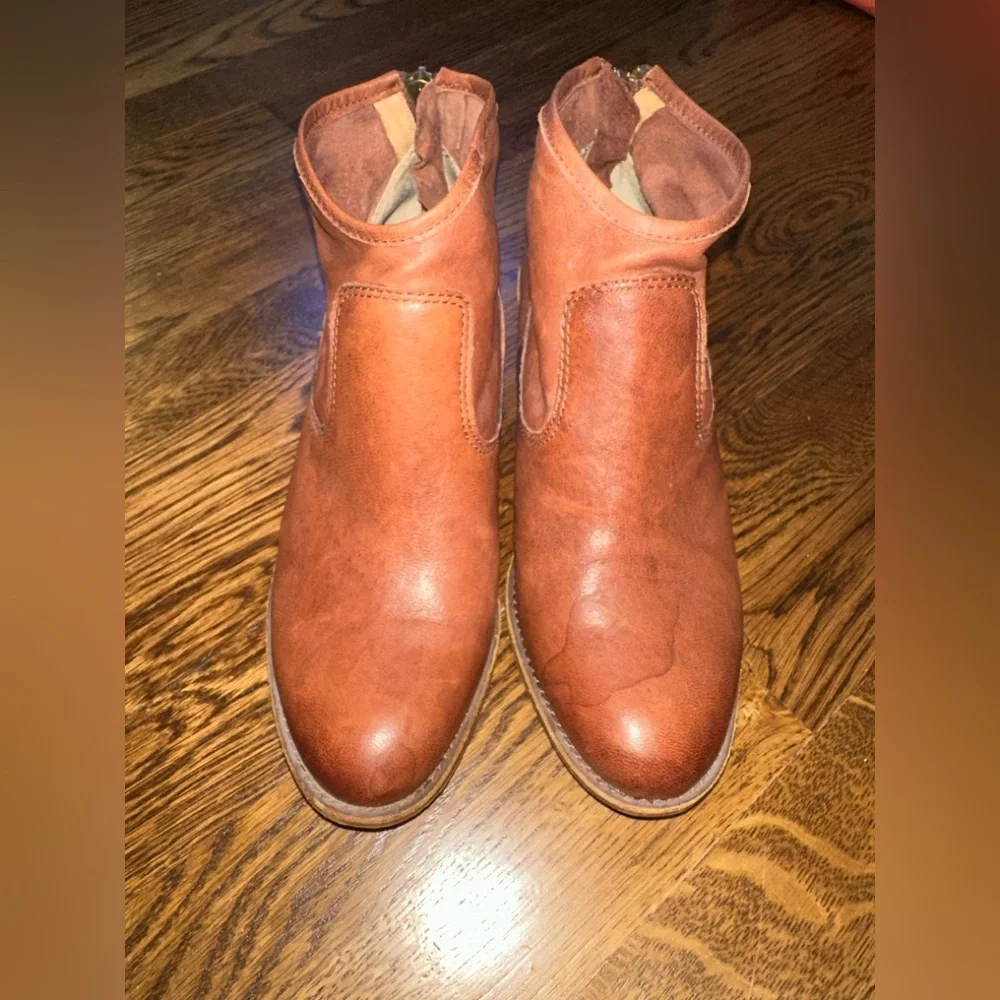 Sofft Sisley Bootie - Size 8 - PLEASE SEE LAST PHOTO - Picture 4 of 7